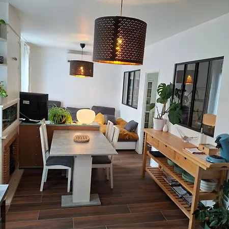 Hôte Stéphanois &parking Apartamento *