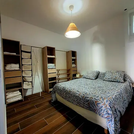 Hôte Stéphanois &parking Apartamento *